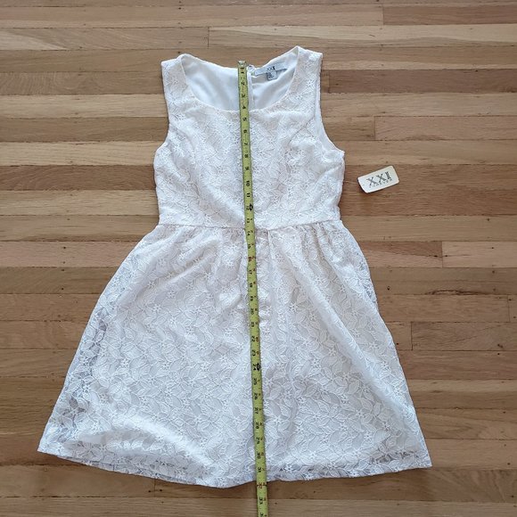 Forever 21 Cream Dress Lace cocktail NWT Size L - Picture 8 of 10